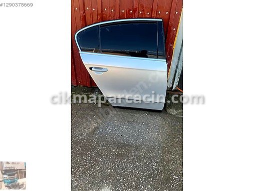 Volkswagen Passat Sağ Arka Kapı çıkma parça