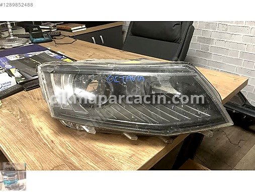 Skoda Octavia Sağ Ön Far çıkma parça