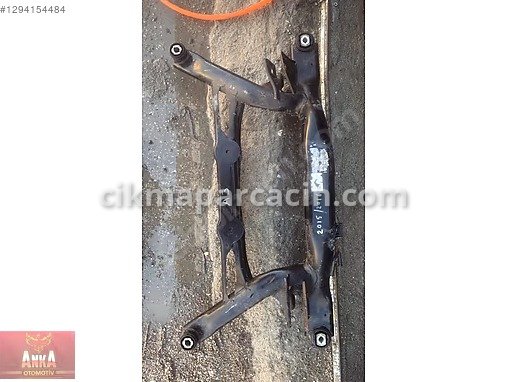 Audi A3 Arka Travers çıkma parça