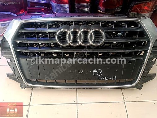 Audi Q3 Ön Panjur / Izgara çıkma parça