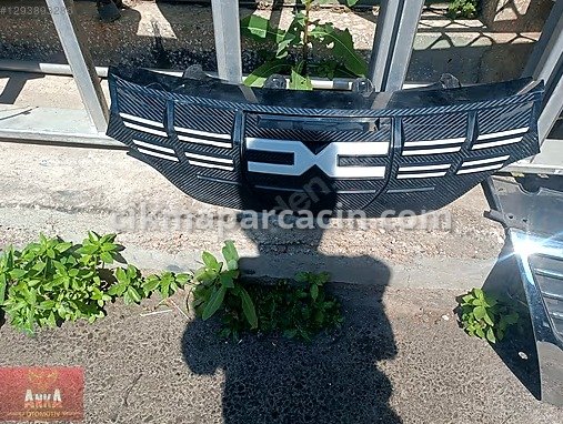 Dacia Duster Ön Panjur / Izgara çıkma parça
