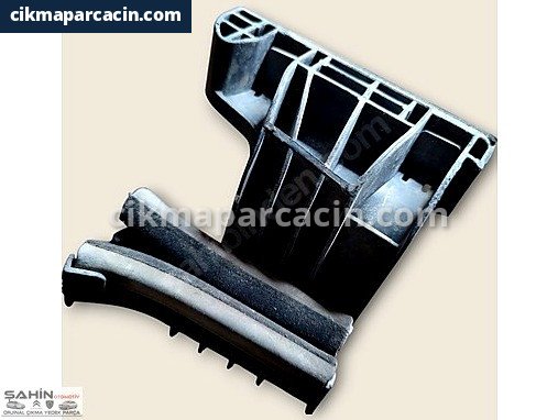 Peugeot 301 Ön Cam çıkma parça