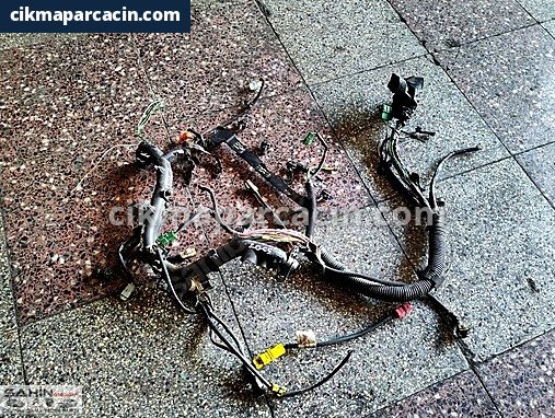 Peugeot 307 Motor Kapağı/Üst Kapak çıkma parça