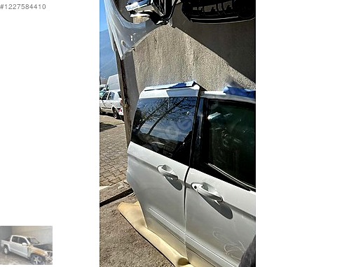 Ford Courier Sağ Sürgülü Kapı çıkma parça