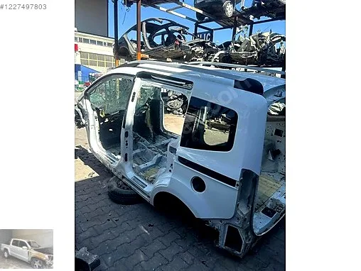 Ford Courier Arka Çamurluk çıkma parça - TAMER OTO ÇIKMA PARÇA Muğla