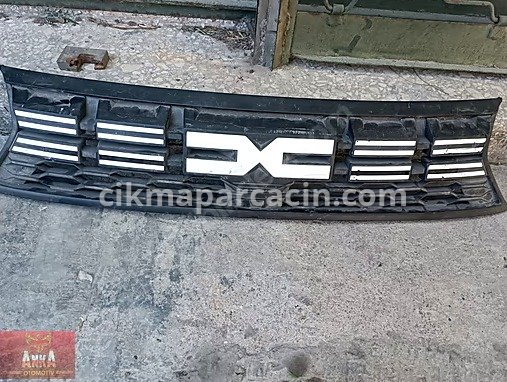 Dacia Duster Ön Panjur / Izgara çıkma parça