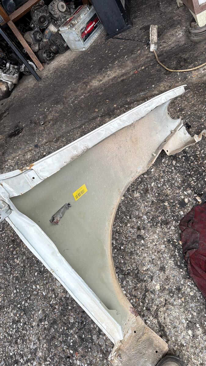 Fiat Palio Çamurluk (Ön) çıkma parça