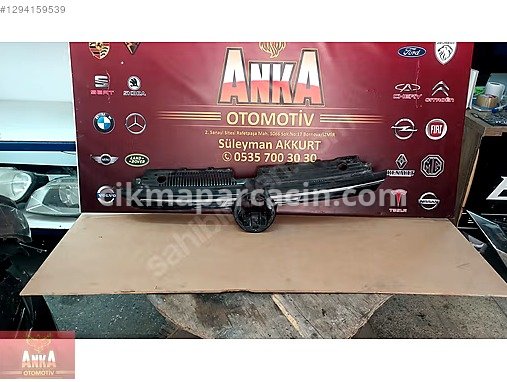 Volkswagen Golf Ön Panjur / Izgara çıkma parça
