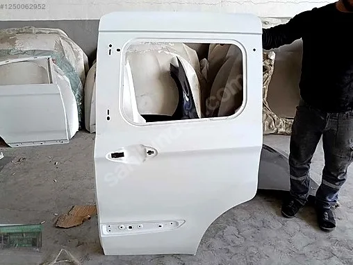 Ford Courier Sol Sürgülü Kapı çıkma parça - LEZGİN KARDEŞLER OTO ÇIKMA PARÇA Diyarbakır