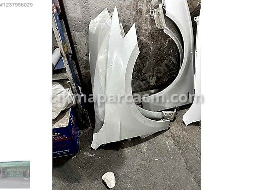 Volkswagen Passat Çamurluk (Ön) çıkma parça