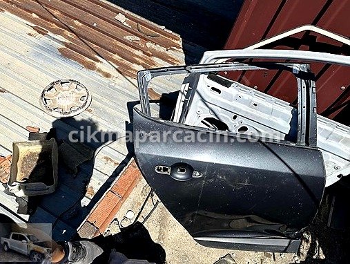 Mazda 3 Sağ Arka Kapı çıkma parça
