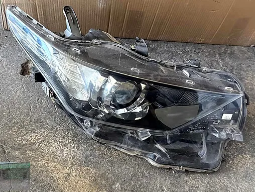 Toyota Auris Far (Sağ) çıkma parça - LEZGİN KARDEŞLER OTO ÇIKMA PARÇA Diyarbakır