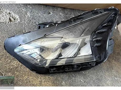 Hyundai Bayon Far (Sağ) çıkma parça - LEZGİN KARDEŞLER OTO ÇIKMA PARÇA Diyarbakır