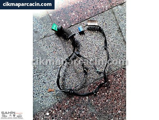 Peugeot 301 Sol Ön Kapı çıkma parça