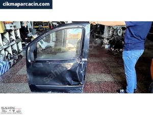 PEUGEOT BİPPER 2011 SOL ÖN KAPI HASARLI SİYAH