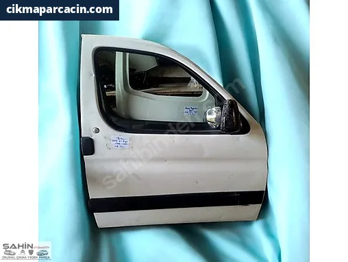 Peugeot Partner Sağ Ön Kapı çıkma parça - ÖKKEŞ ŞAHİN OTOMOTİV CİTROEN PEUGEOT ÇIKMA Gaziantep