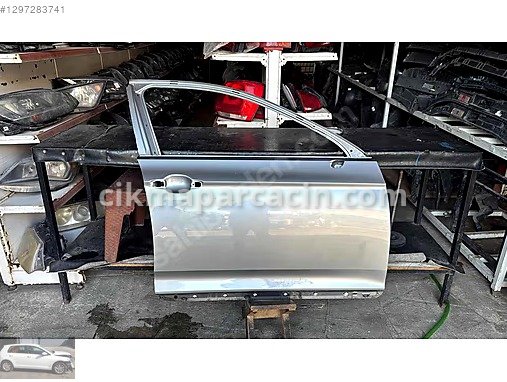 Volkswagen Passat Sağ Ön Kapı çıkma parça