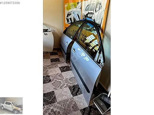 Renault Megane Sağ Ön Kapı çıkma parça - TAMER OTO ÇIKMA PARÇA Muğla