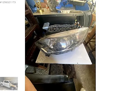Renault Captur Sol Ön Far çıkma parça