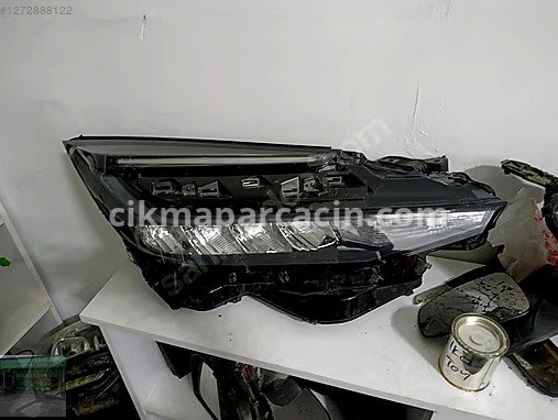 Toyota C-HR Far (Sağ) çıkma parça