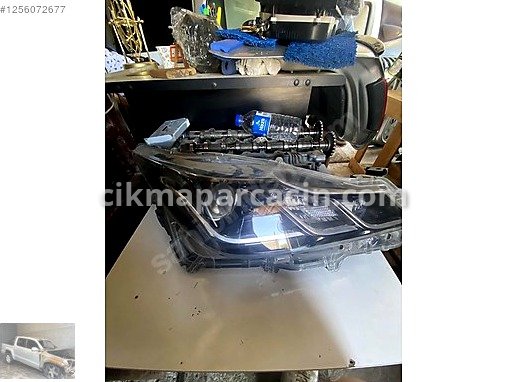 Toyota Corolla Sağ Ön Far çıkma parça