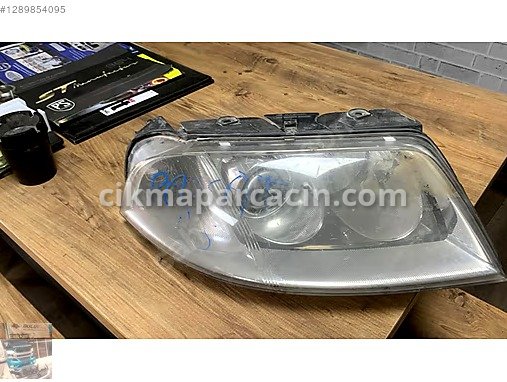 Volkswagen Passat Sağ Ön Far çıkma parça