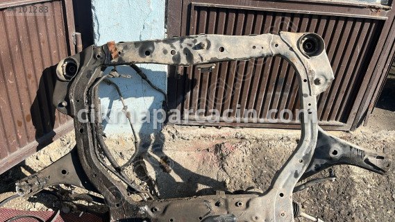 Hyundai Accent Panel / Travers çıkma parça