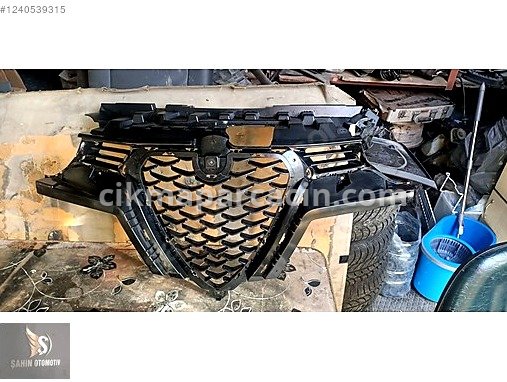 Alfa Romeo Tonale Ön Panjur / Izgara çıkma parça