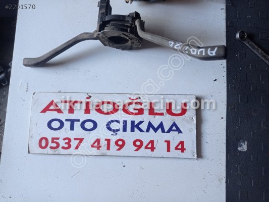Audi A1 Silecek Kolu çıkma parça