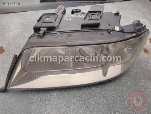 Audi A4 Far çıkma parça