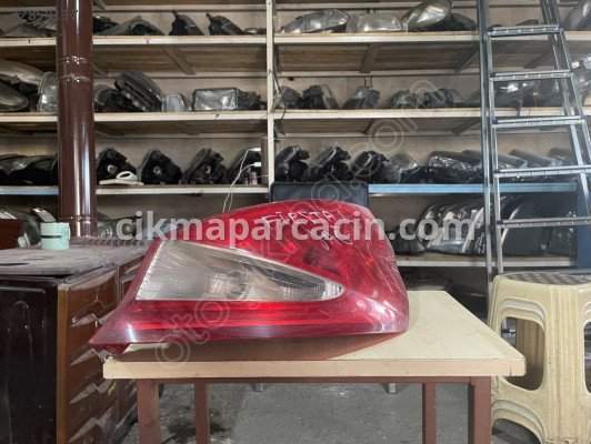 Ford Fiesta Kapı (Arka Sol) çıkma parça