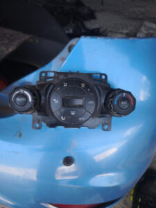 ford fiesta klima kontrol paneli 8A6T-18C612-AL son fiyat | ÇIKMA PARÇA