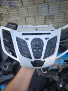 ford fiesta mk7 orjinal teyp 8A6T-18C815-BR Son olur fiyat | ÇIKMA PARÇA