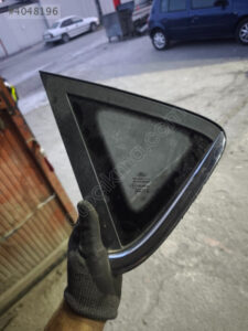 Ford fiesta sol arka kelebek cam titanyum kromlu. Son olur fiyat | ÇIKMA PARÇA