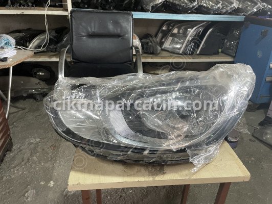 Hyundai Accent Blue Far çıkma parça