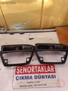 HYUNDAİ İ20 SIFIR ORJİNAL ORTA DİFÜZÖR VE TEYP ÇERÇEVESİ