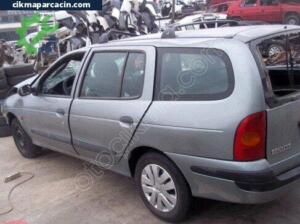 Renault Megane SW Arka Çamurluk Çıkma