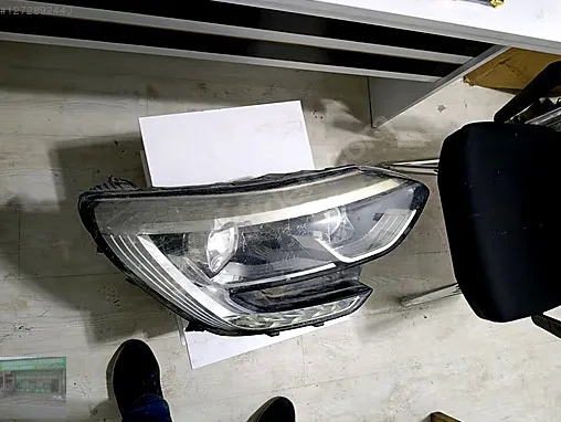 Renault Megane Far (Sağ) çıkma parça - LEZGİN KARDEŞLER OTO ÇIKMA PARÇA Diyarbakır
