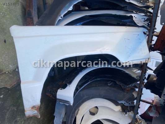 Mitsubishi L200 Çamurluk (Ön) çıkma parça