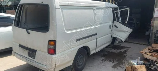 Mitsubishi L200 Sağ Sürgülü Kapı çıkma parça - ÇIKMACI 41 Kocaeli