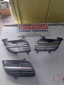 NİSSAN ALMERA MK2 ORİJİNAL ÖN PANJUR | ÇIKMA PARÇA