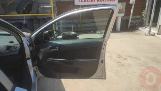 Opel Astra Sağ Ön Kapı çıkma parça - ÇIKMACI 41 Kocaeli