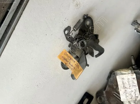 Peugeot 206 Kaput Kilidi çıkma parça - TEKİNLER OTO YEDEK PARÇA Ankara