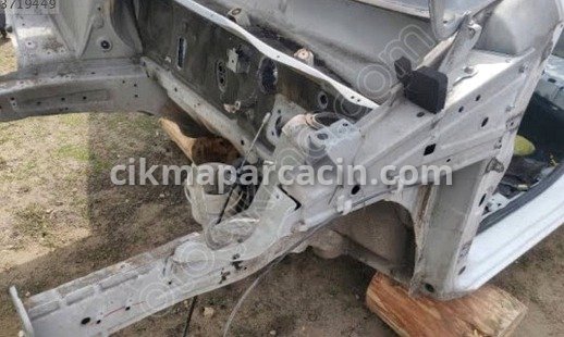 Peugeot 208 Motor Kapağı/Üst Kapak çıkma parça
