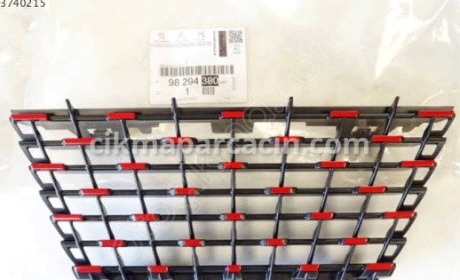 Peugeot 208 Tampon Izgarası çıkma parça