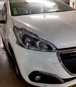 Peugeot 208 Sağ Davlumbaz çıkma parça
