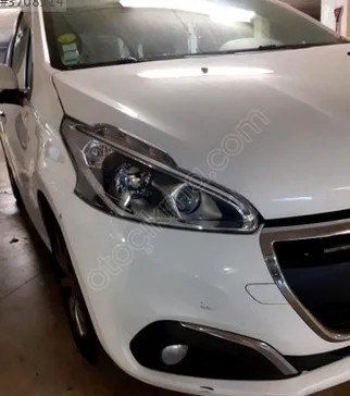 Peugeot 208 Sağ Davlumbaz çıkma parça