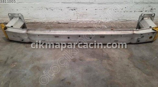 Peugeot 308 Ön Tampon Demiri çıkma parça