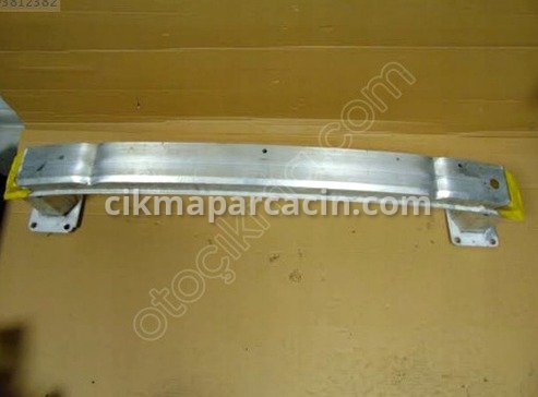 Peugeot 308 Ön Tampon Demiri çıkma parça