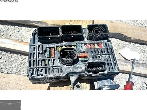Peugeot 407 Motor Kapağı/Üst Kapak çıkma parça - TEKİNLER OTO YEDEK PARÇA Ankara